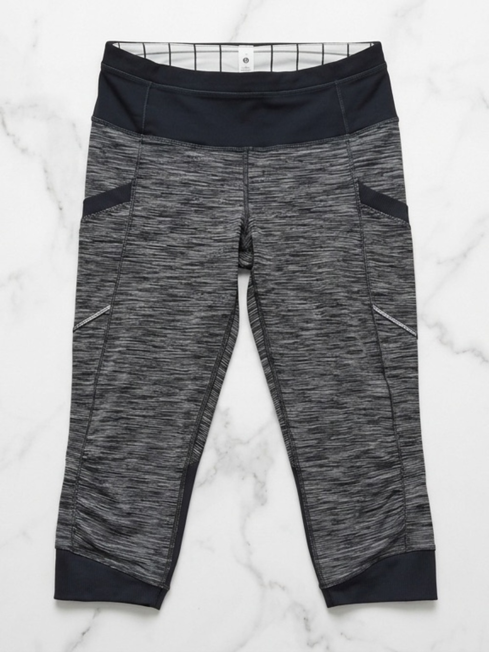 Lululemon Run for Fun Crop Gray White Mesh Leggings Size 6 EUC Power Luxtreme